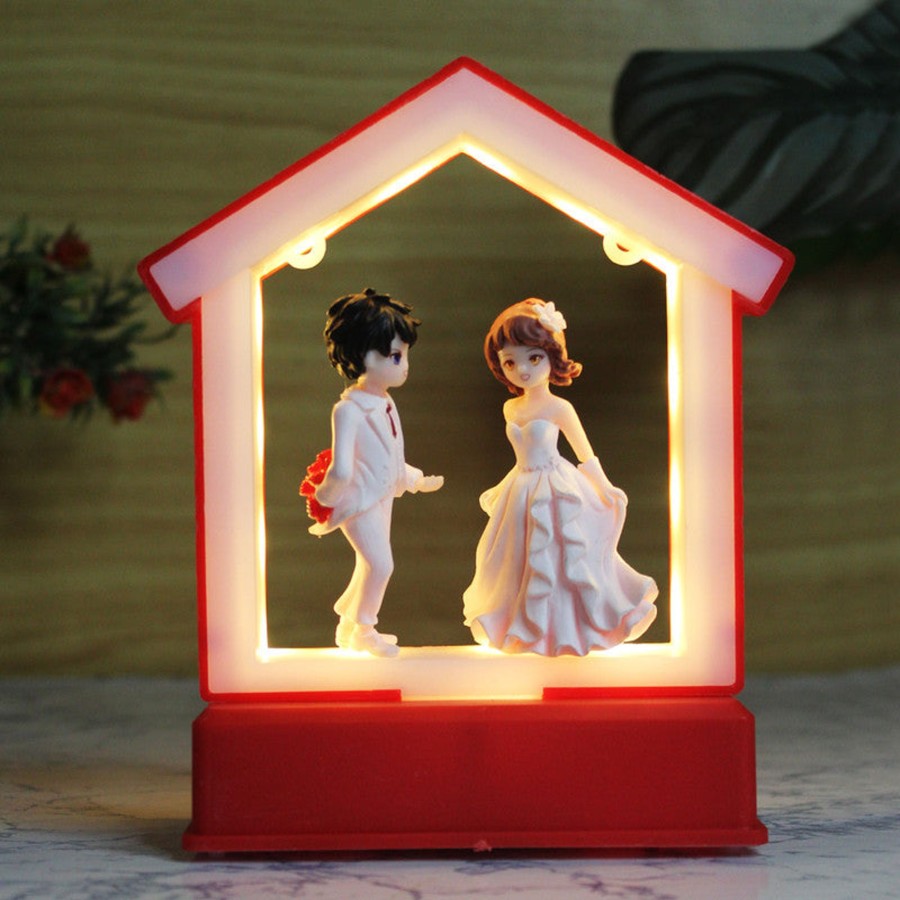 Gifts Wonderland | Wonderland Love Illuminated: Couple Lights Frame With 3D Miniature Couple