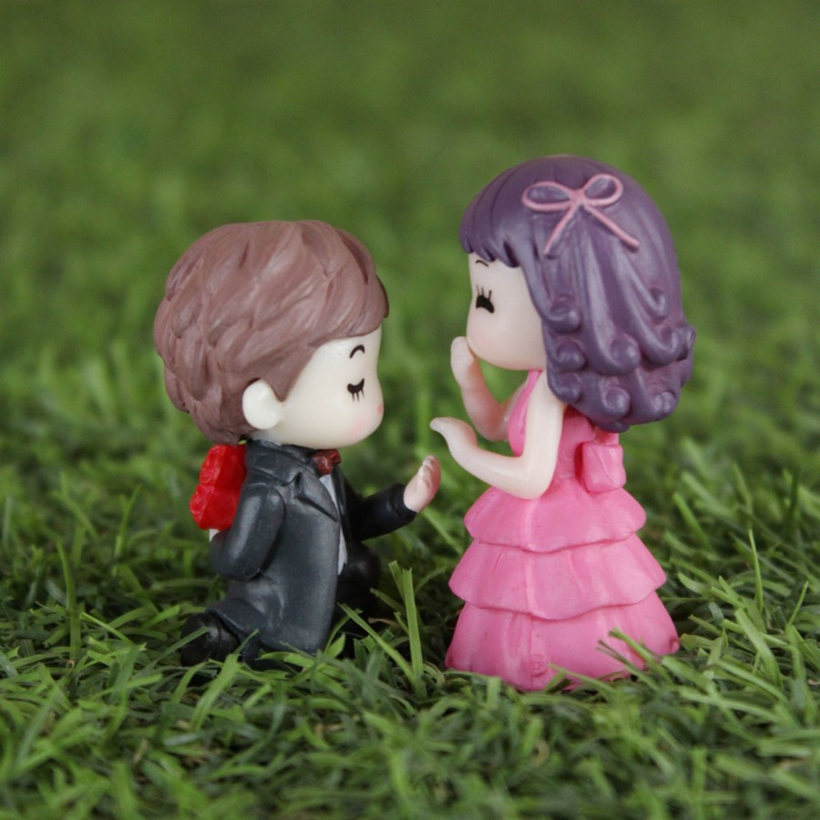 Miniature Fairy Garden Wonderland | Miniature Toys : Proposing Couple (Small)