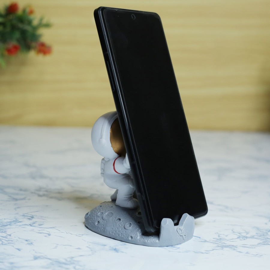 Gifts Wonderland | Wonderland Astronut Phone Stand-Golden| Table Top Phone Stand