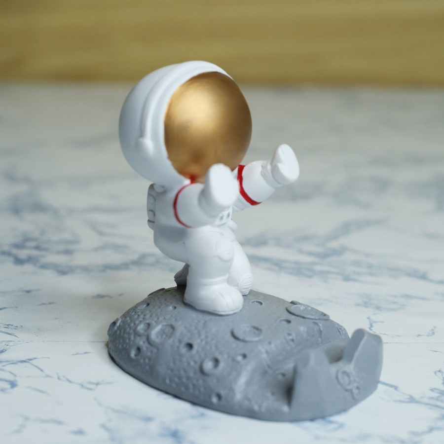 Gifts Wonderland | Wonderland Astronut Phone Stand-Golden| Table Top Phone Stand