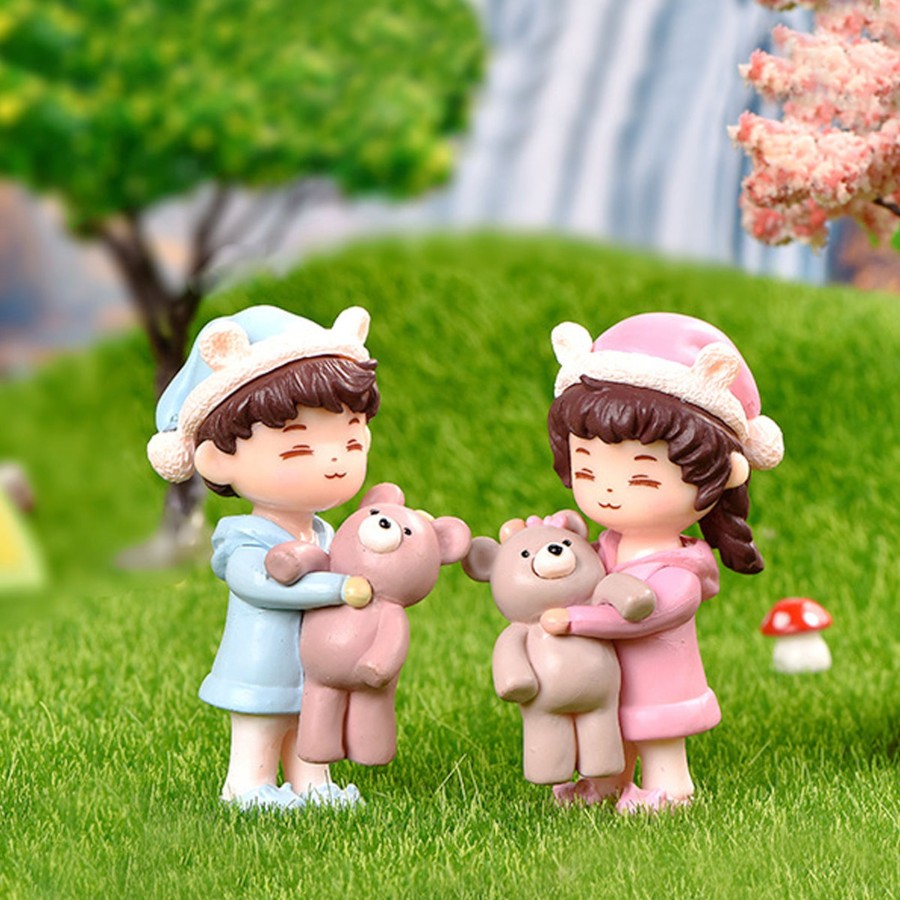 Miniature Fairy Garden Wonderland | Couple Hugging Teddy Couple( Miniature Toys , Cake Toppers , Small Figuine, Valentine Couple)