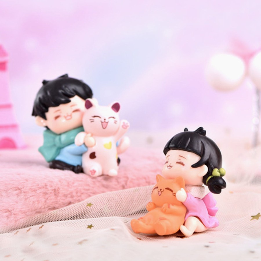 Miniature Fairy Garden Wonderland | Couple Hoding Kitty Couple( Miniature Toys , Cake Toppers , Small Figuine, Valentine Couple)