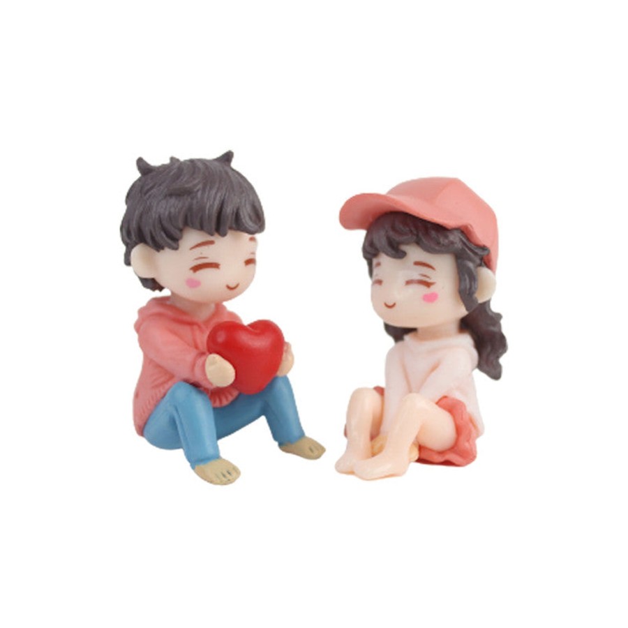 Miniature Fairy Garden Wonderland | Couple Holding Heart Couple( Miniature Toys , Cake Toppers , Small Figuine, Valentine Couple)