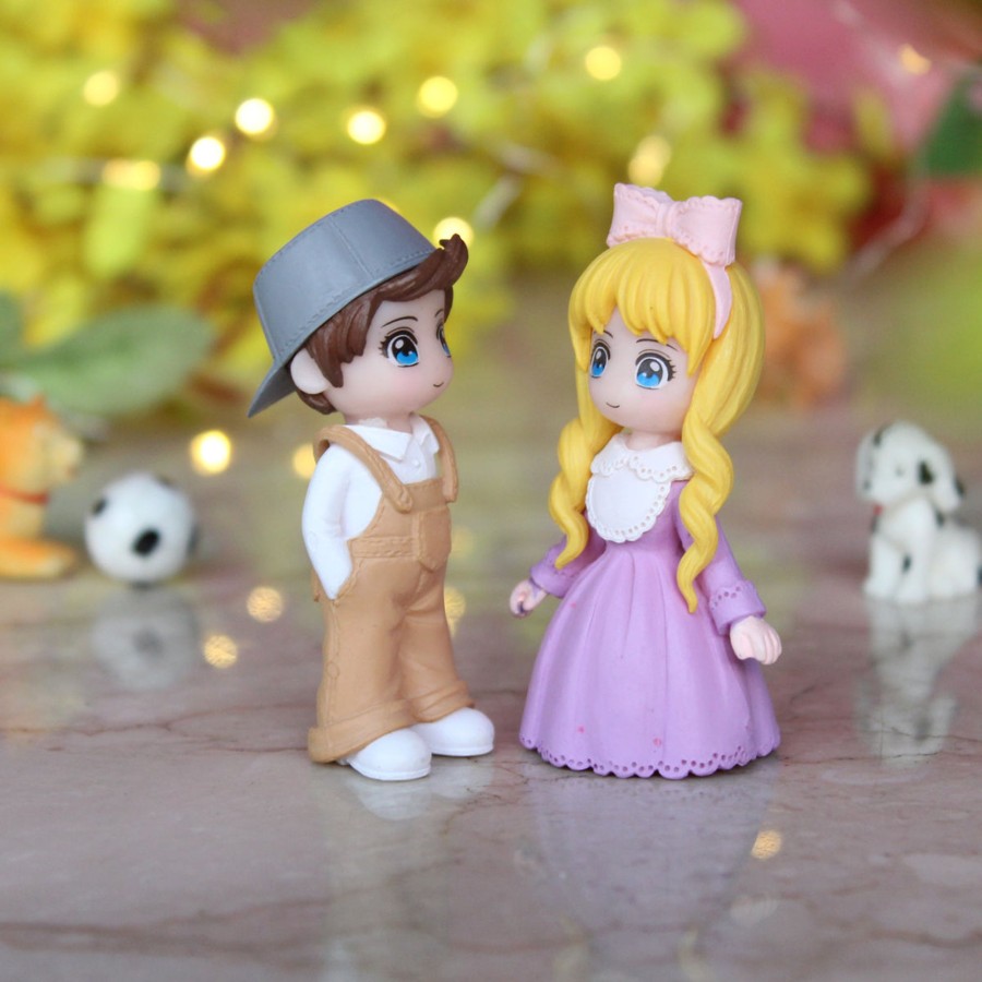 Miniature Fairy Garden Wonderland | Dangri Boy Couple-1( Miniature Toys , Cake Toppers , Small Figuine, Valentine Couple)