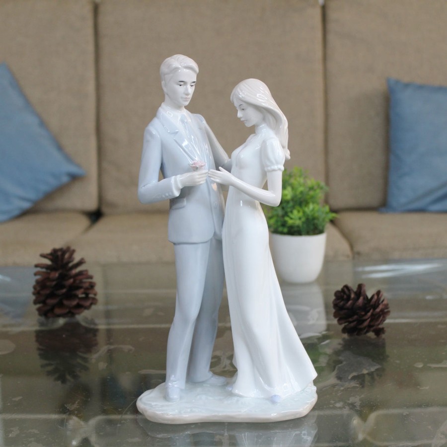 Home Decor Wonderland Human Figurine | Ceramic Couple Figurine For Home Decor Statue, Showpiece