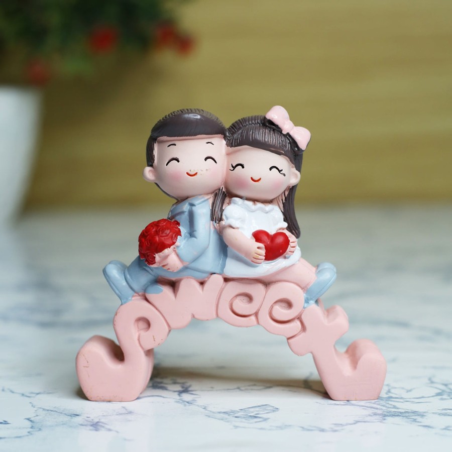 Miniature Fairy Garden Wonderland | Wonderland Single Piece Sweet Young Couple| Figurine Statue| Home Decor| Gift Articles | Gift Item| Shelf Decor