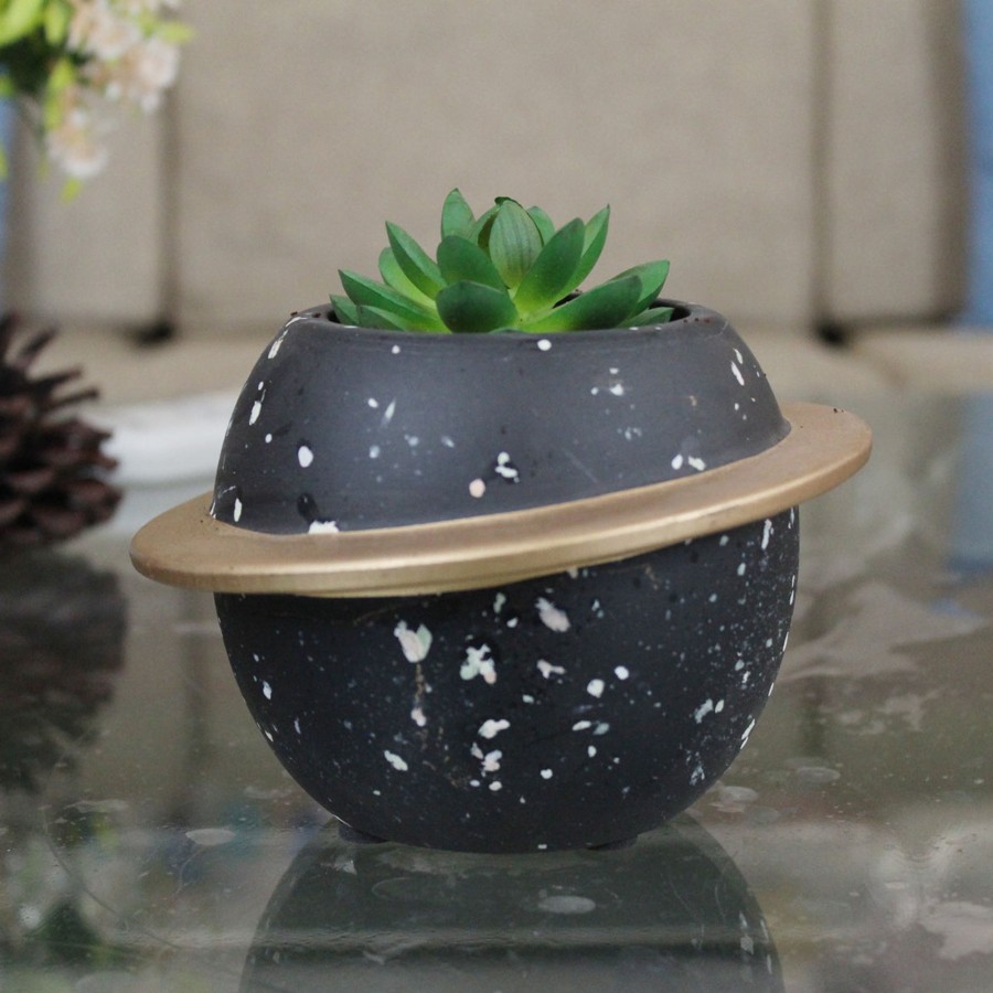 Garden Planters Wonderland | Ceramic Jupiter Pot-Black