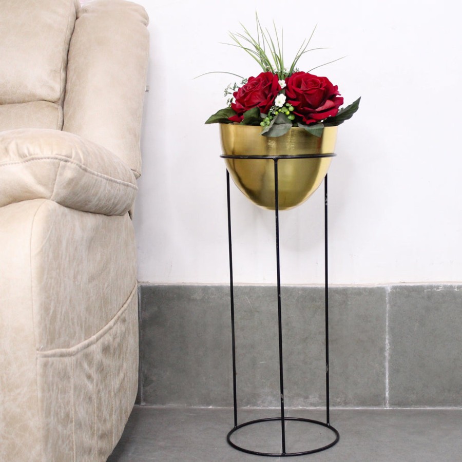 Garden Planters Wonderland | Single Gold Bowl Shape Planter With Black Stand