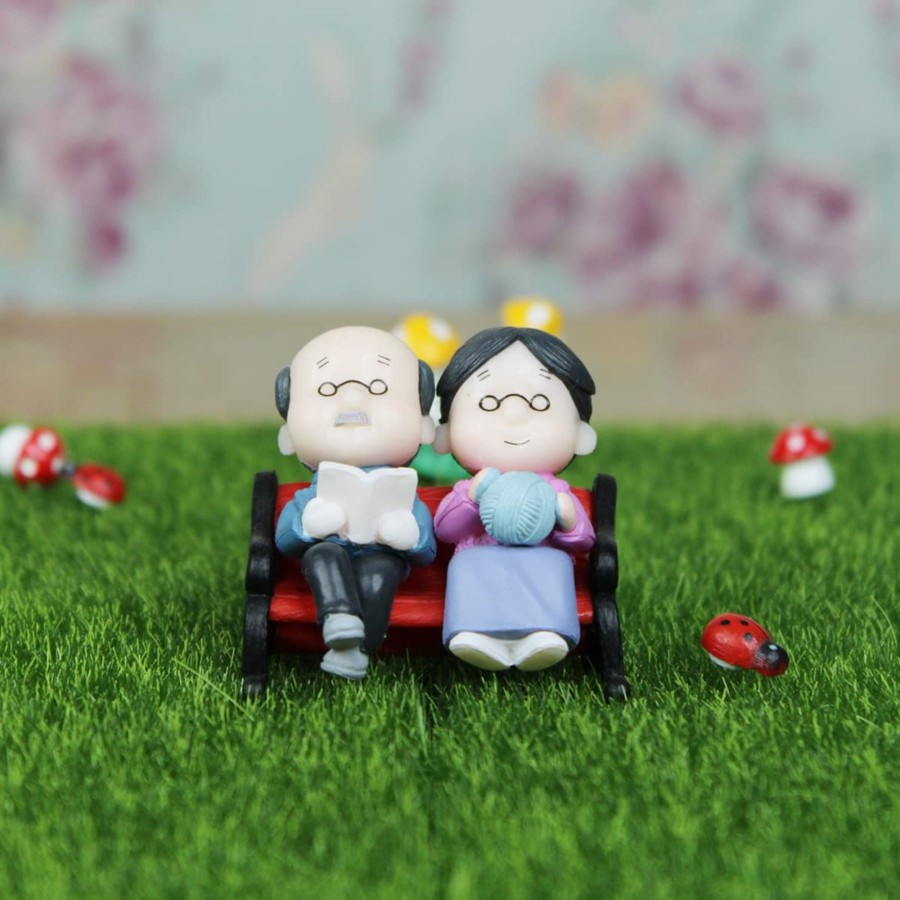 Miniature Fairy Garden Wonderland Garden Arts and Craft | Miniature Toys : Old Couple On Bench